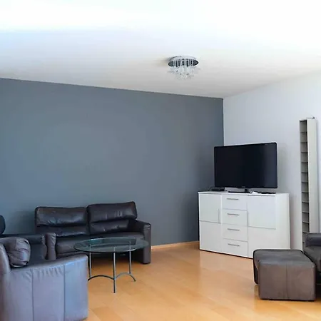 شقة Charmante Moderne 3,5 Zkb-wohnung *