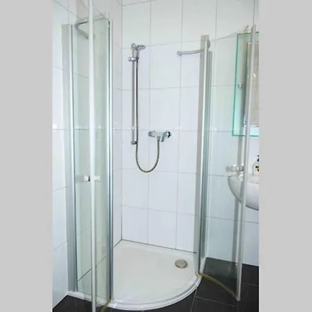 شقة Charmante Moderne 3,5 Zkb-wohnung *