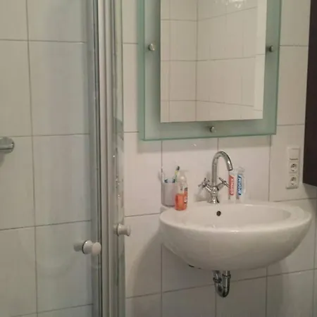شقة Charmante Moderne 3,5 Zkb-wohnung *